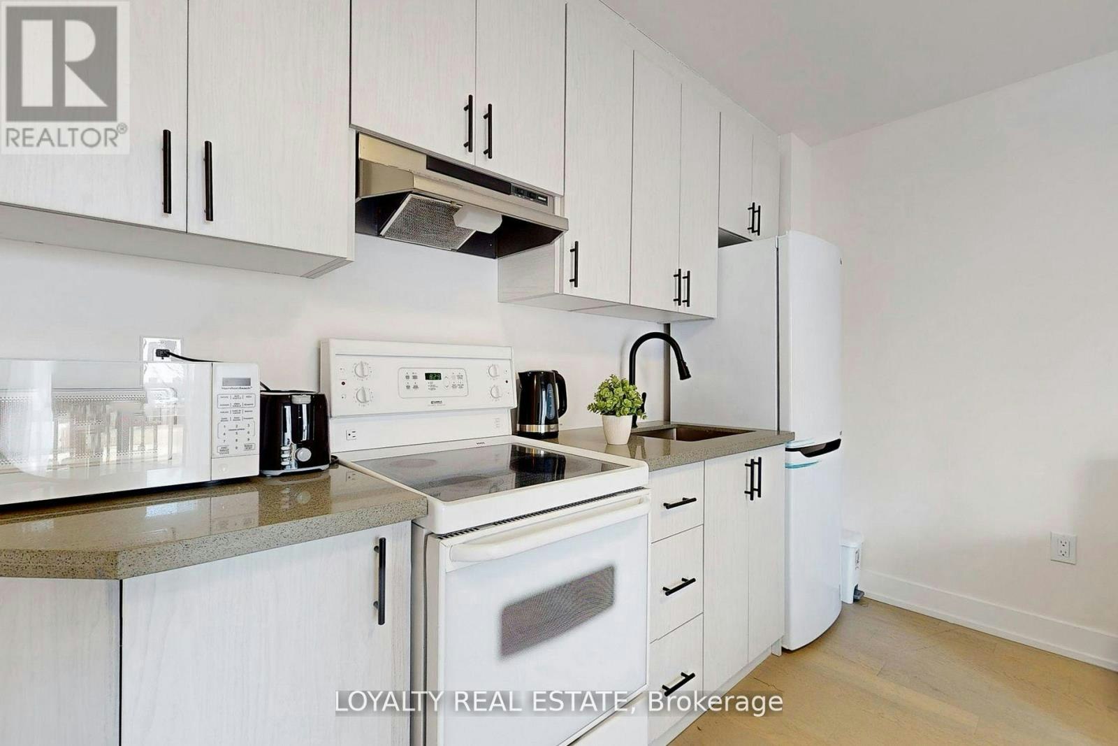 38A Lower Monclova Road, Toronto, ON, M3M 0A6 - 9