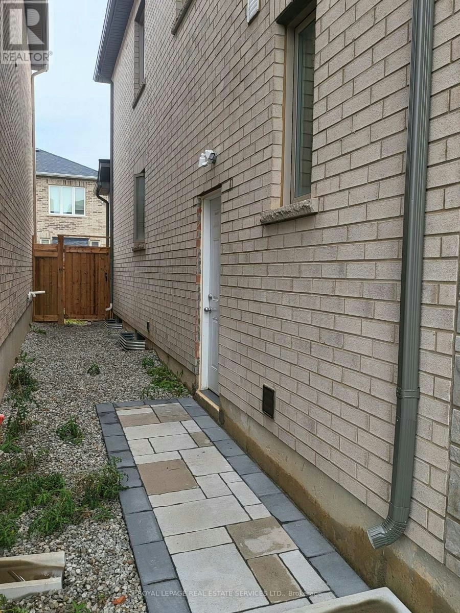 BSMT-1241 Trudeau Drive, Milton, ON, L9E 1Y6 3
