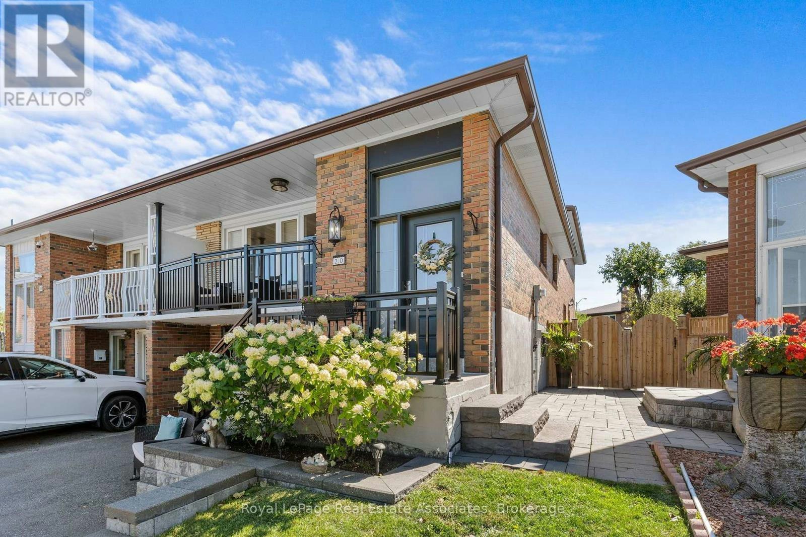 20 Honeywood Road, Toronto, ON, M3N 1B2
