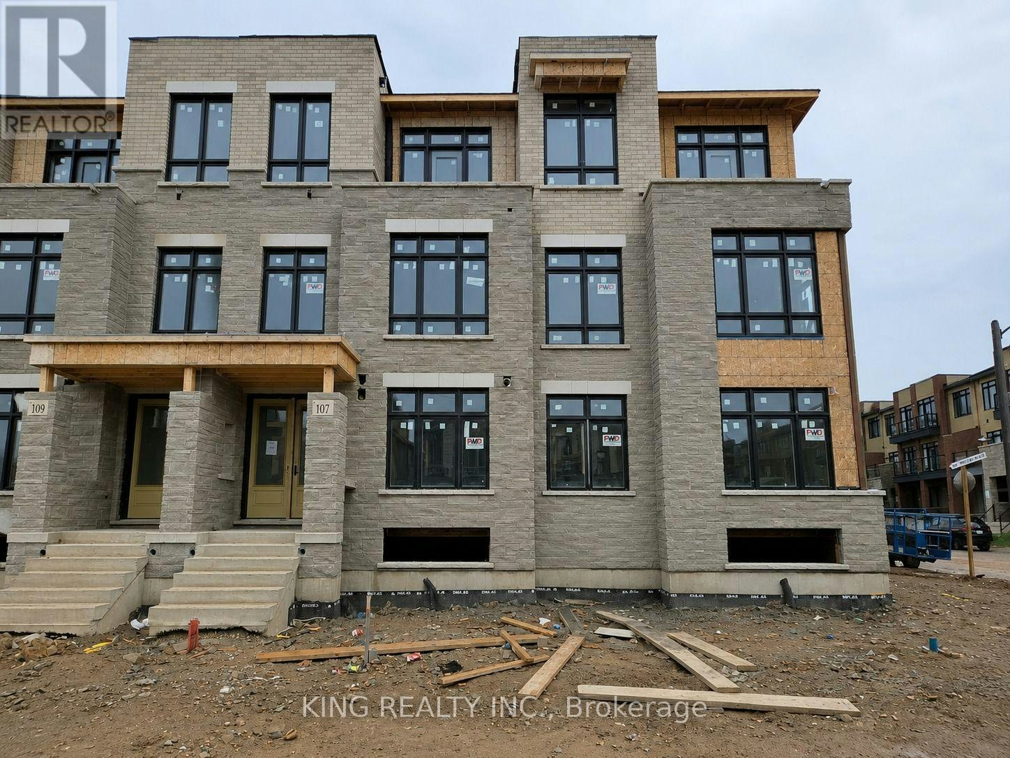 107 Jack Bowerbank Boulevard, Oakville, ON, L6M 4K1