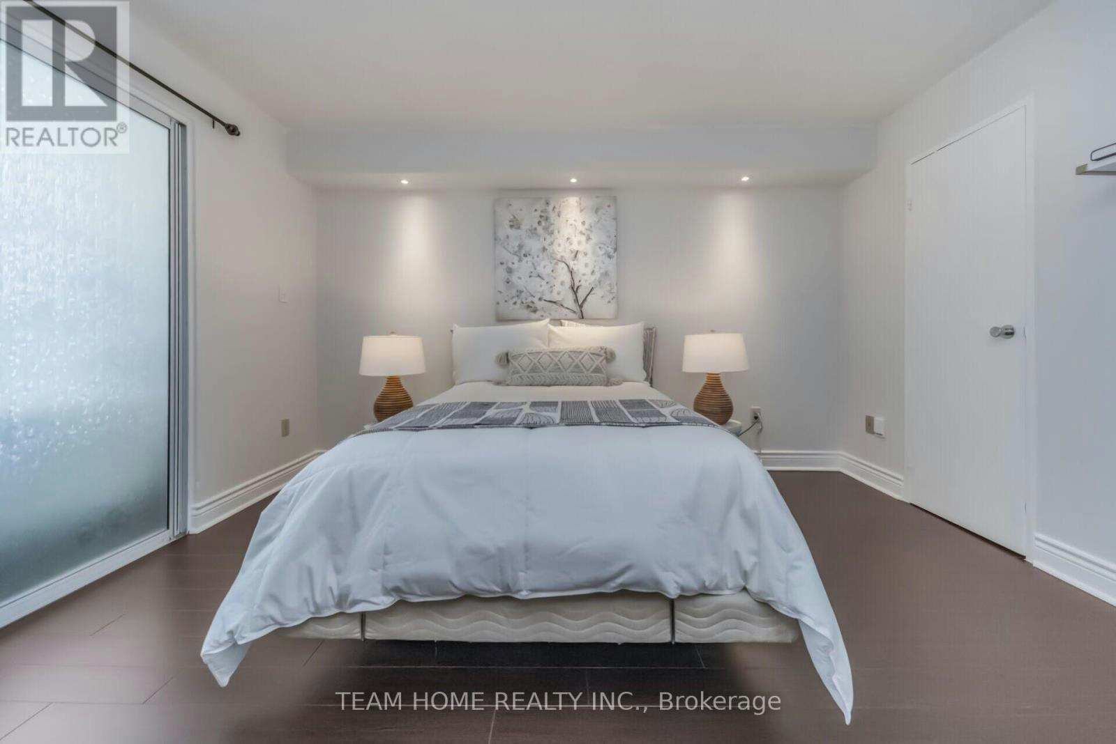 604-300 Webb Drive, Mississauga, ON, L5B 3W3