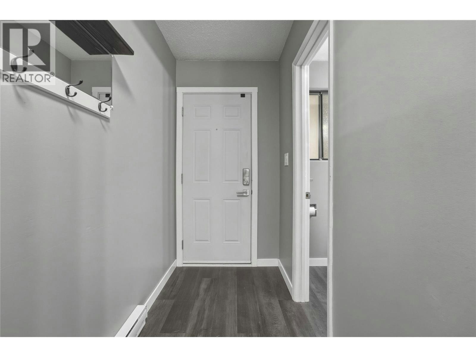 103-4100 24 Avenue - 3