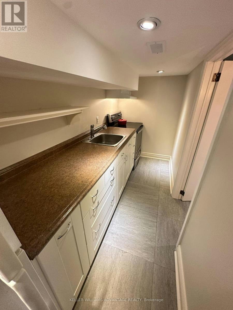 LOWER-256 Woodbine Avenue, Toronto, ON, M4L 3P2 - 7