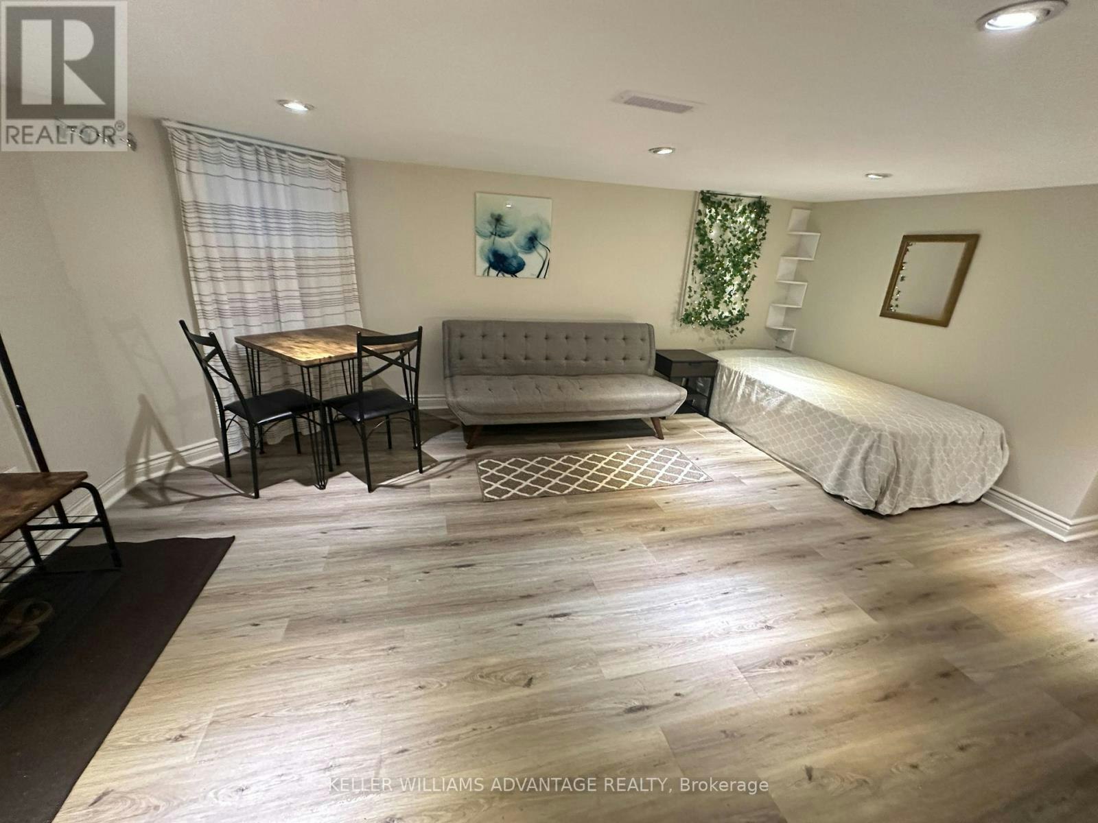 LOWER-256 Woodbine Avenue, Toronto, ON, M4L 3P2 - 3