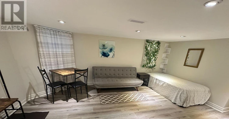 LOWER-256 Woodbine Avenue, Toronto, ON, M4L 3P2 - 3