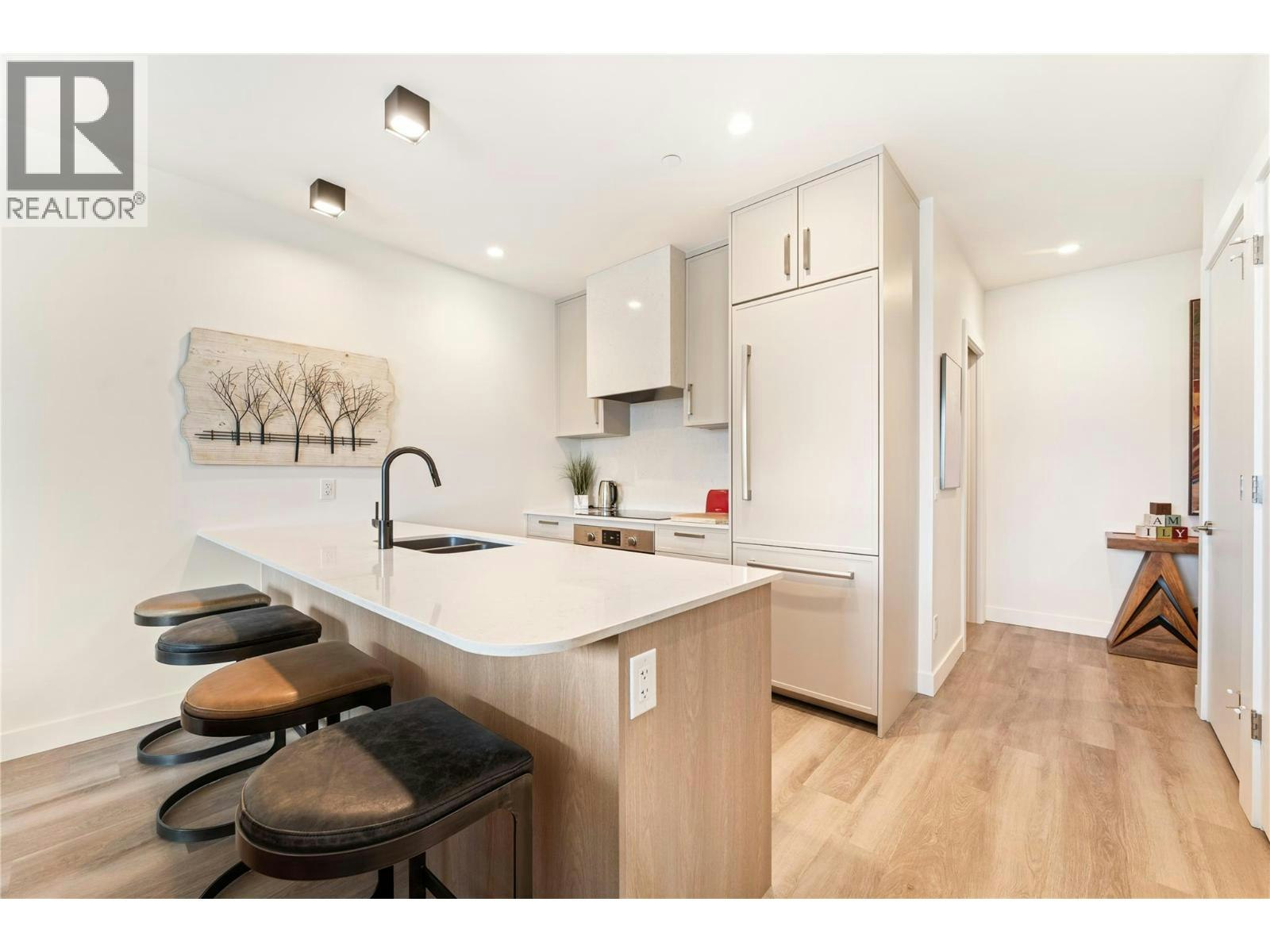 1003-3340 Lakeshore Road - 3