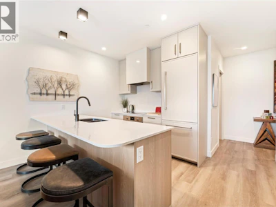 1003-3340 Lakeshore Road - 3