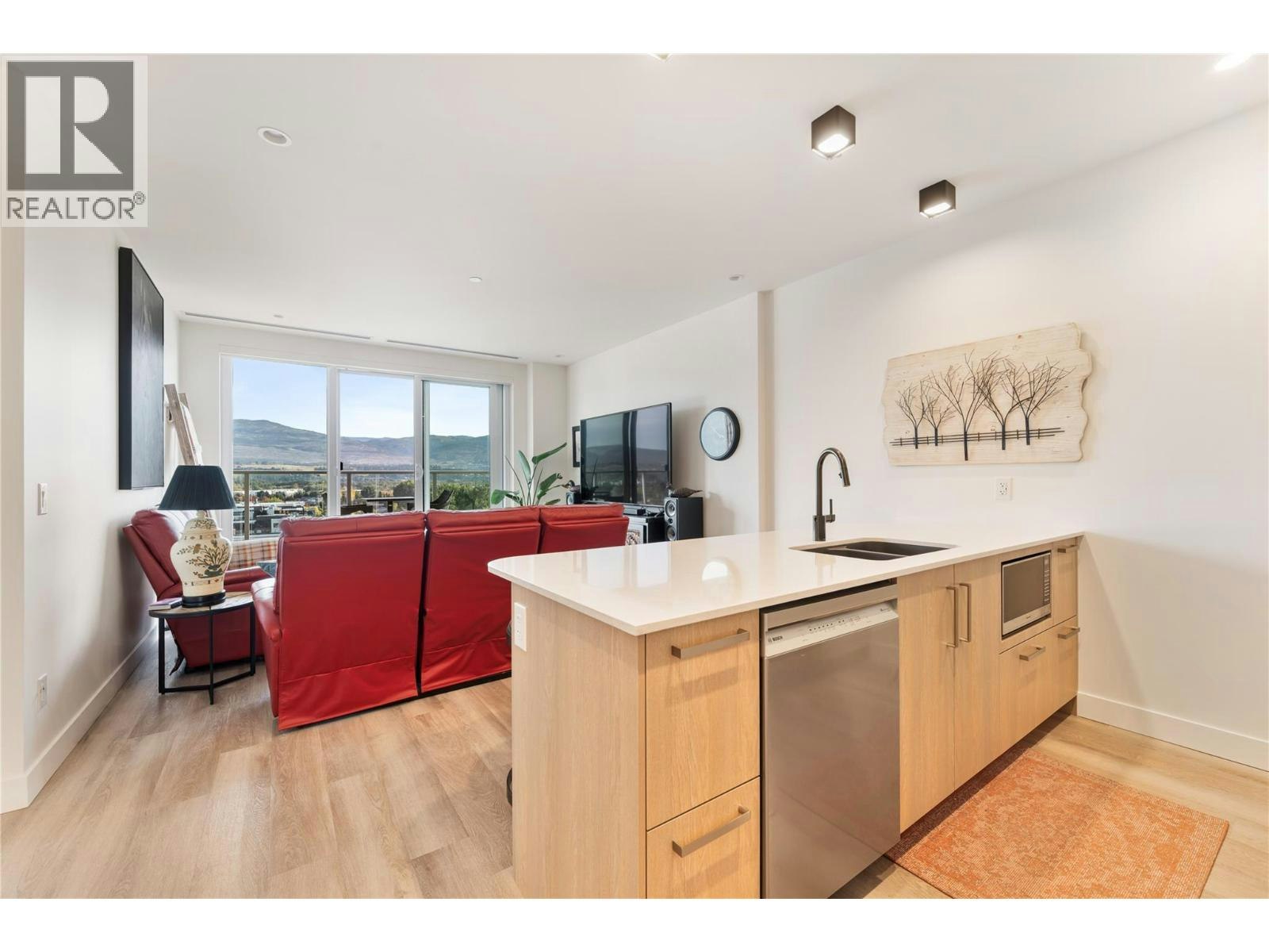 1003-3340 Lakeshore Road - 5