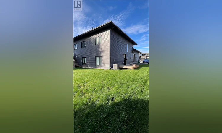 Lower-148 Hollybrook Crescent