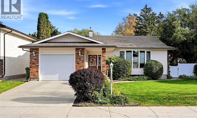 11 Green Meadow Road