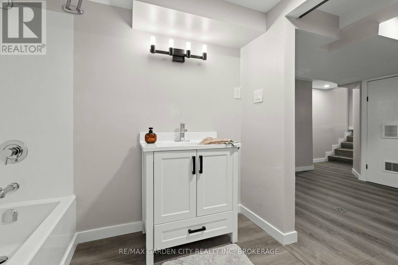 LOWER-49 Bendingroad Crescent, St. Catharines, ON, L2N 5R4 - 22