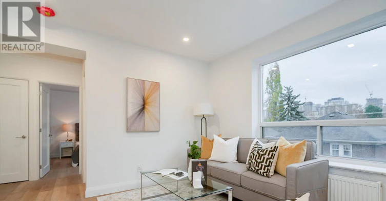 2707 Yonge Street, Toronto, ON, M4N 2H8 - 4