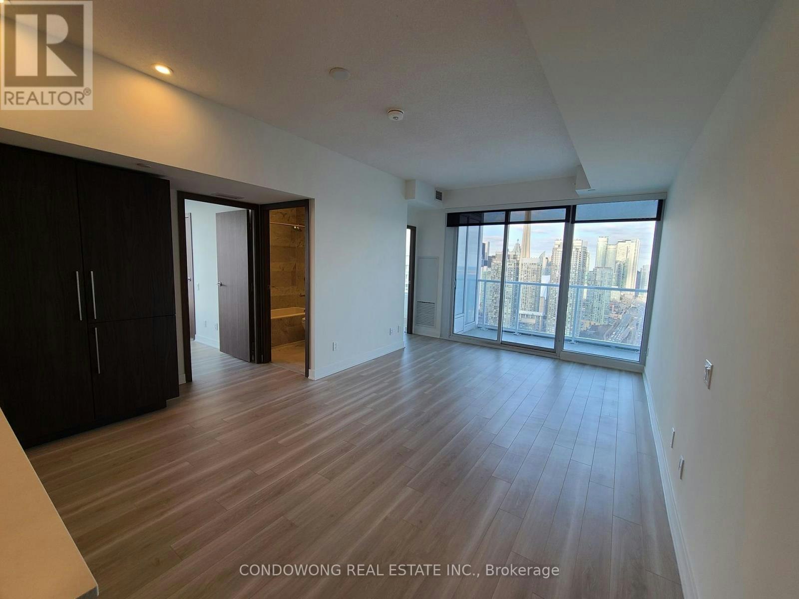 4510-17 Bathurst Street, Toronto, ON, M5V 0N1