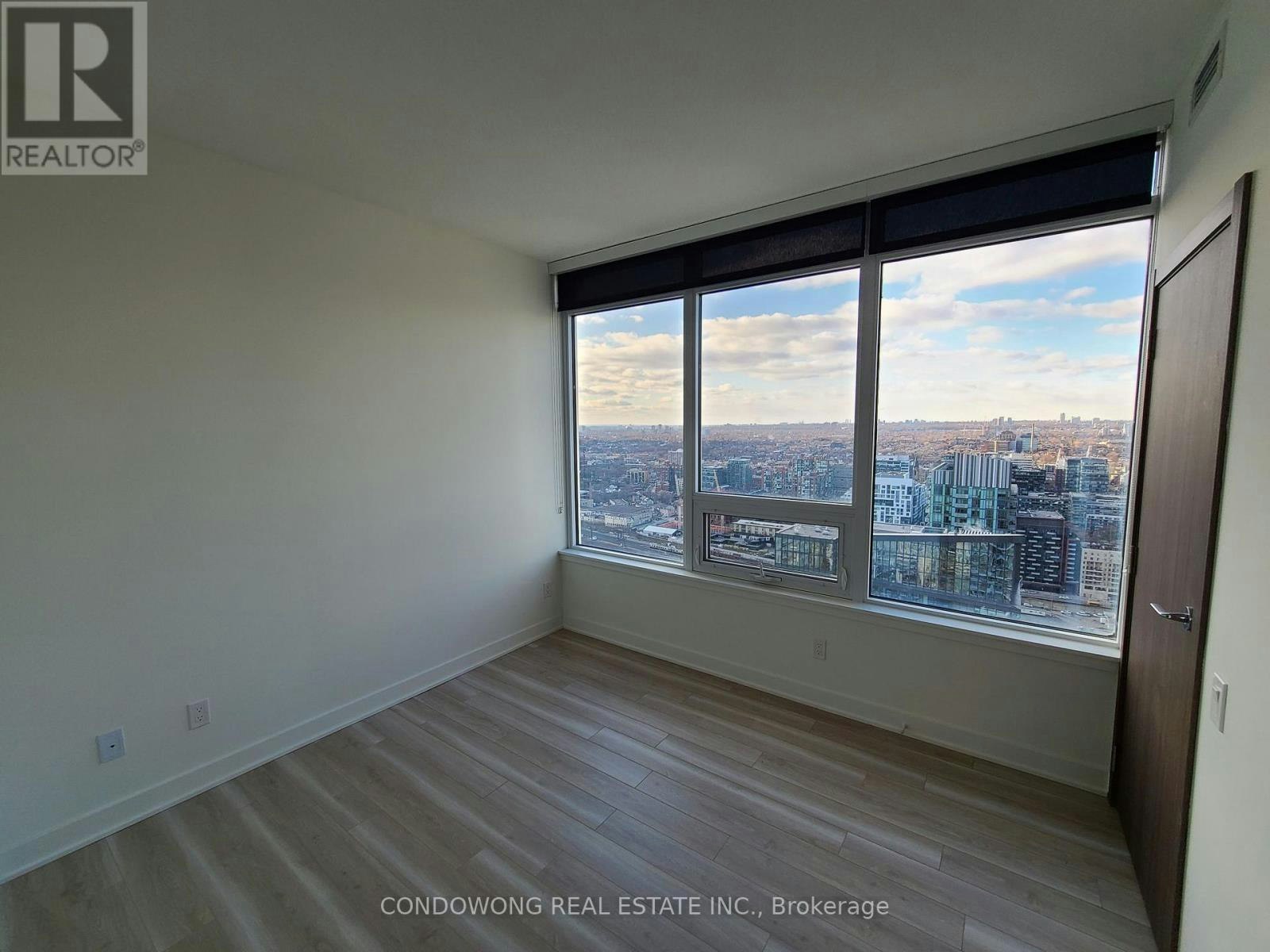 4510-17 Bathurst Street, Toronto, ON, M5V 0N1 - 5