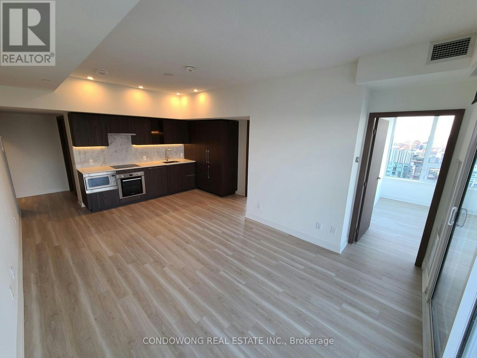 4510-17 Bathurst Street, Toronto, ON, M5V 0N1 - 2