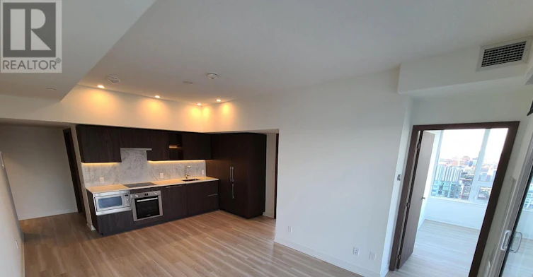 4510-17 Bathurst Street, Toronto, ON, M5V 0N1 - 2