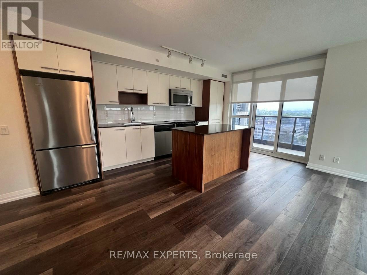 1110-5 Valhalla Inn Road, Toronto, ON, M9B 1S9 - 4
