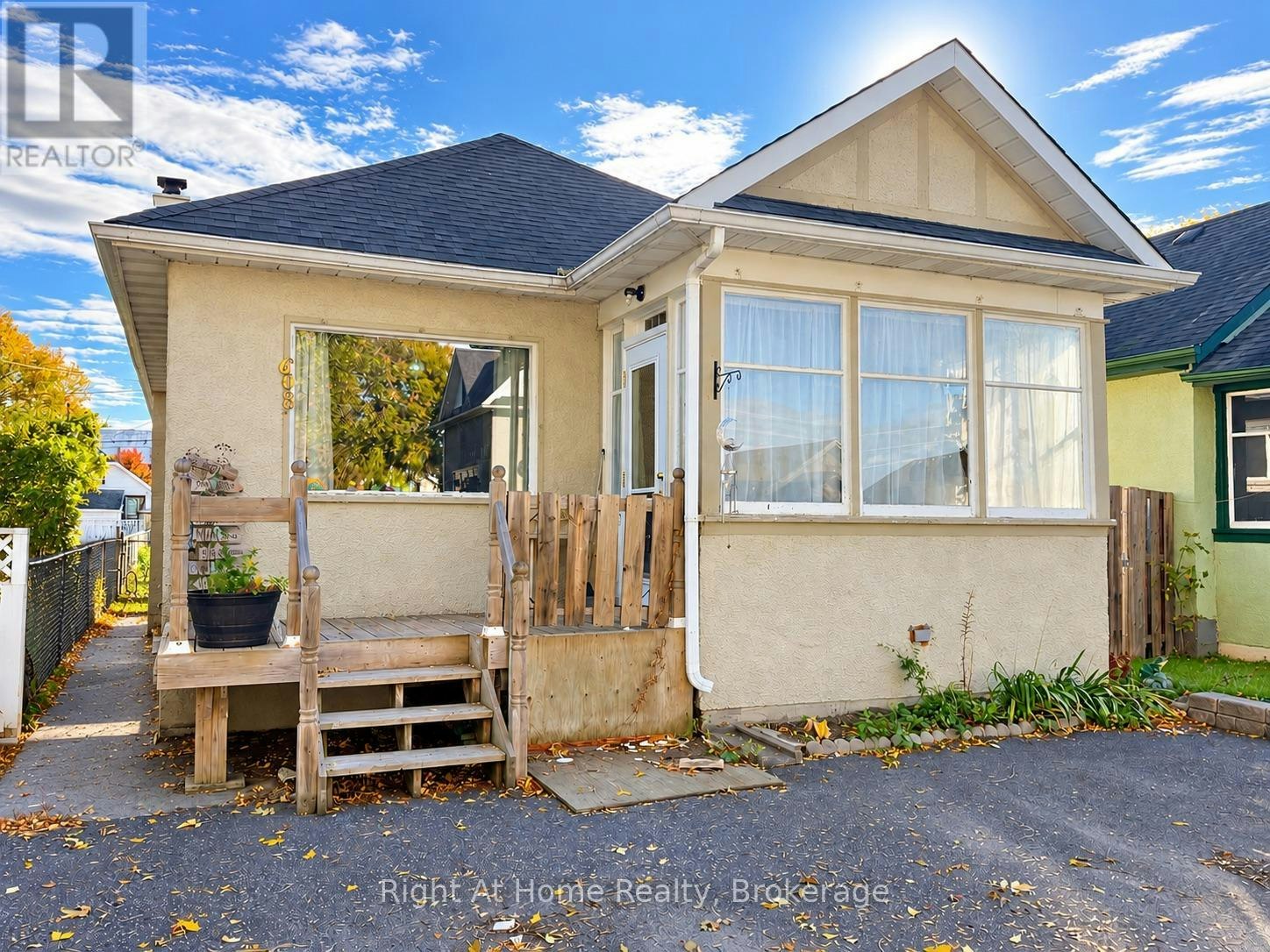 608 Marks Street S, Thunder Bay, ON, P7E 1M8