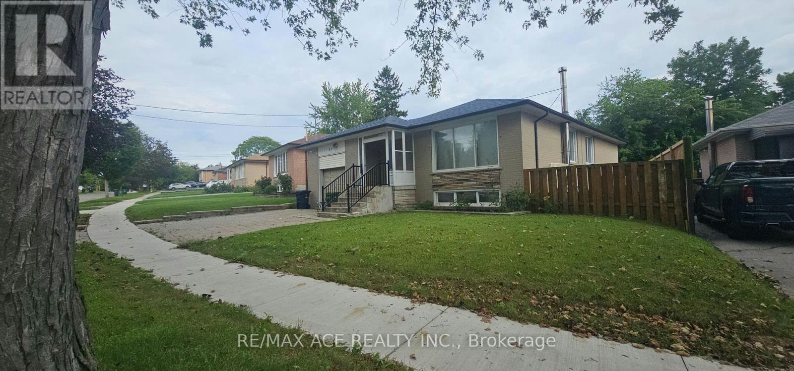 MAIN-87 Lynnbrook Drive, Toronto, ON, M1H 2M9 - 2