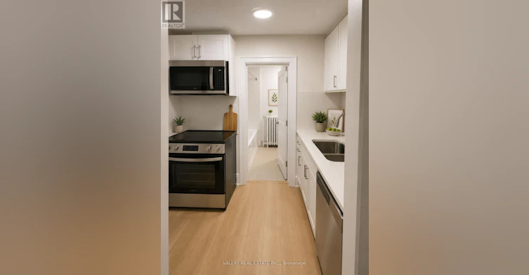 6-2402 Queen Street E, Toronto, ON - 2