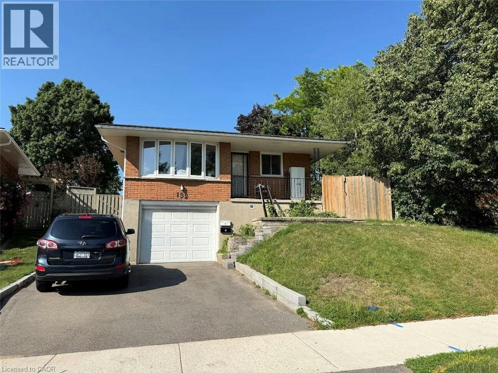 2-132 Briar Knoll Drive, Kitchener, ON, N2E 2B8