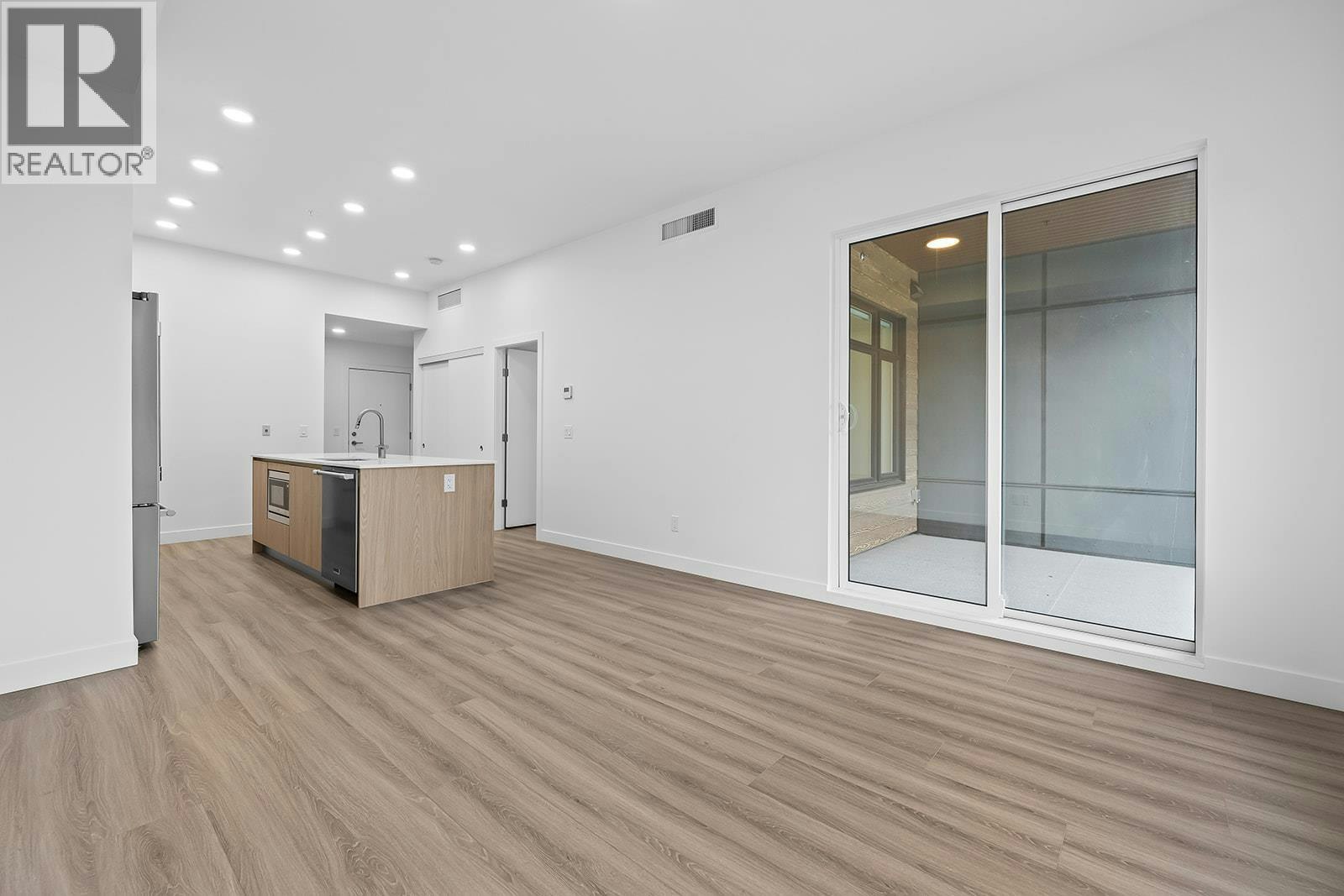 203-2780 Olalla Road - 5