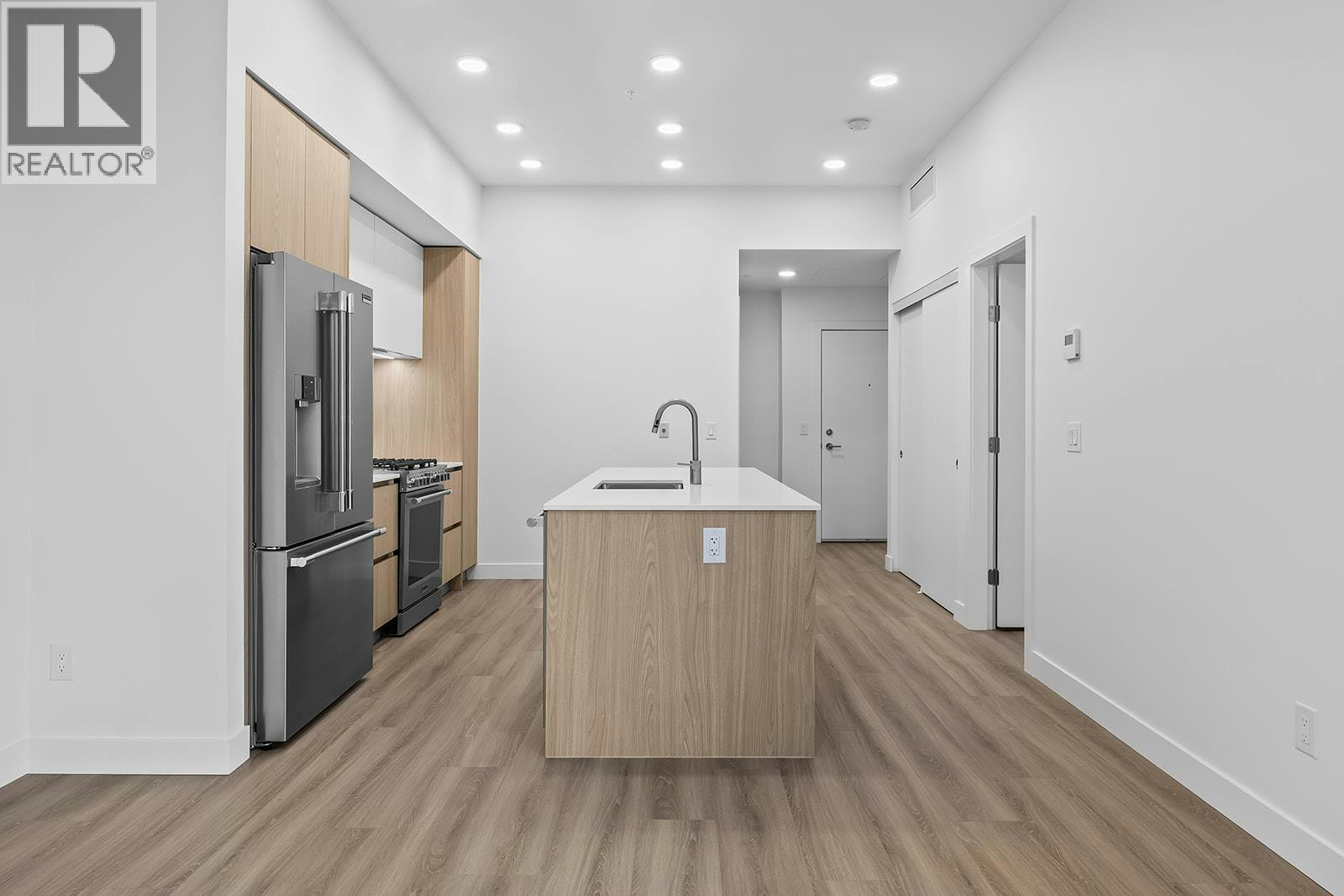203-2780 Olalla Road - 4