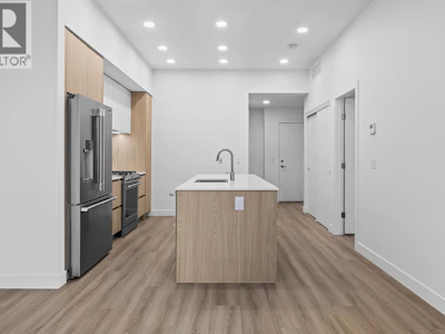 203-2780 Olalla Road - 4