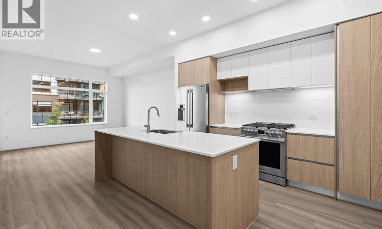 203-2780 Olalla Road
