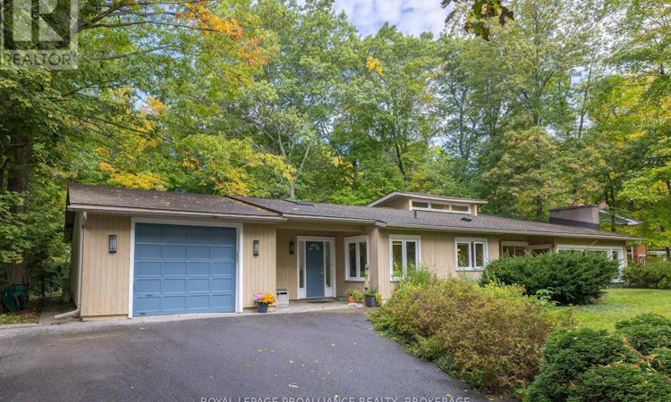 27 Riverside Drive