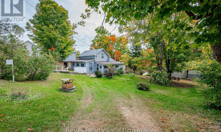 14 Richmond Street E