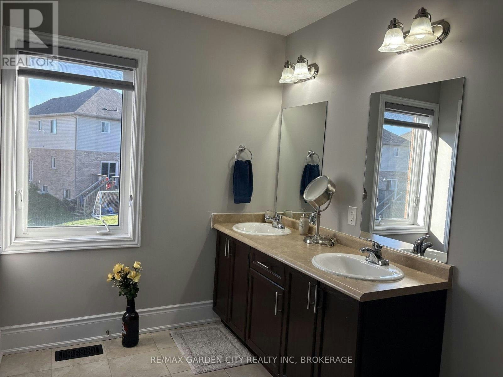 39 Sunset Way, Thorold, ON, L2V 0C7 - 12