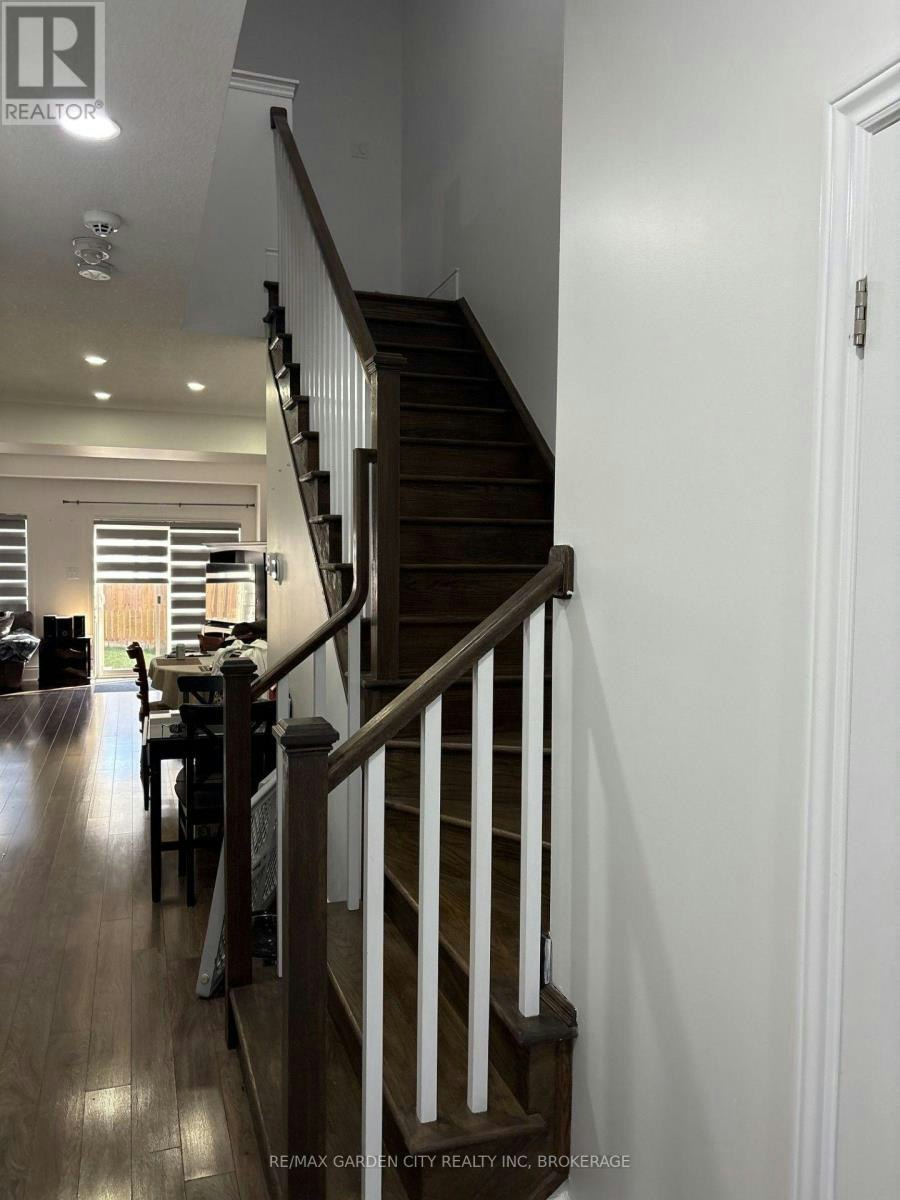 39 Sunset Way, Thorold, ON, L2V 0C7 - 2