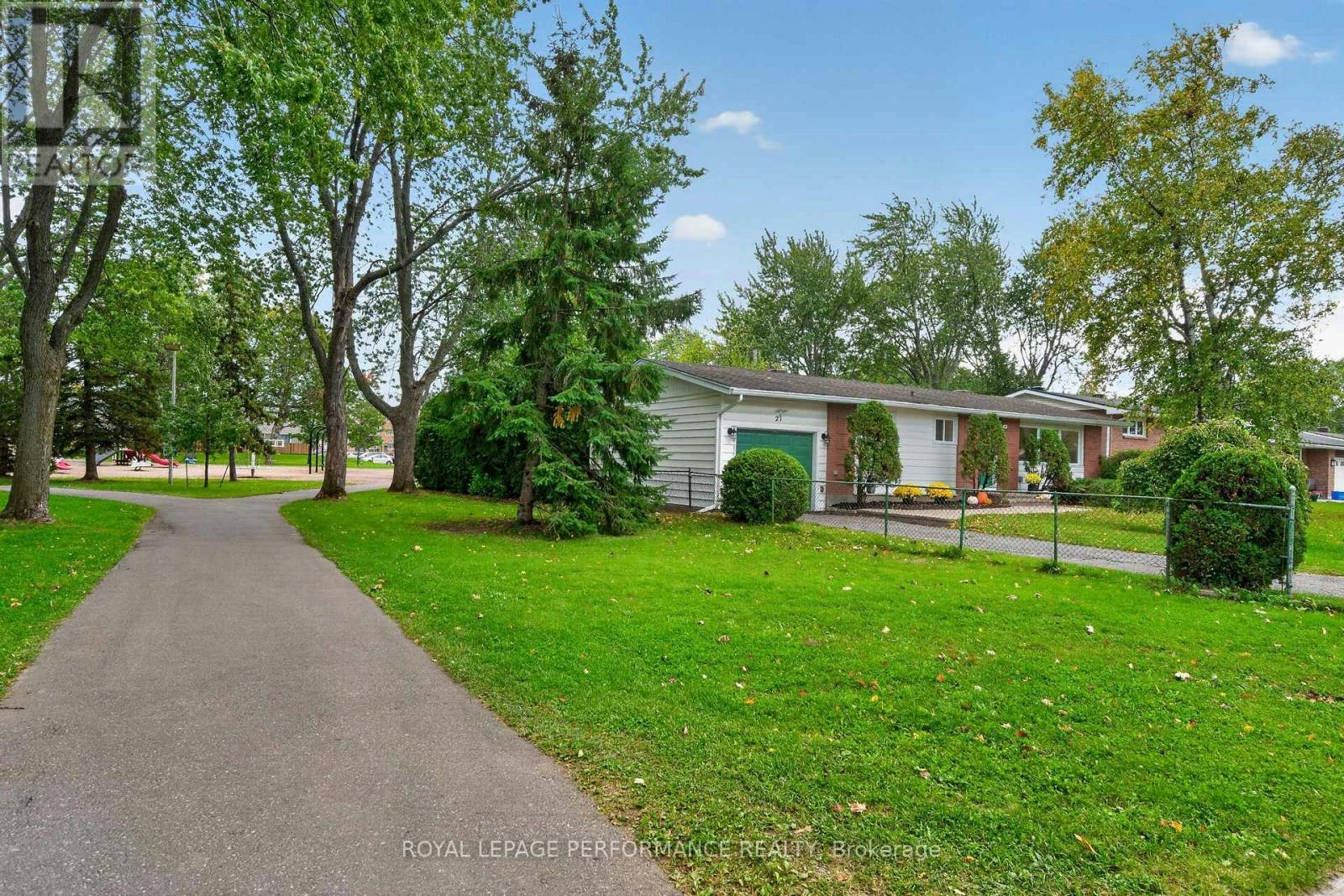 21 Millbrook Crescent, Ottawa, ON, K2E 5B6