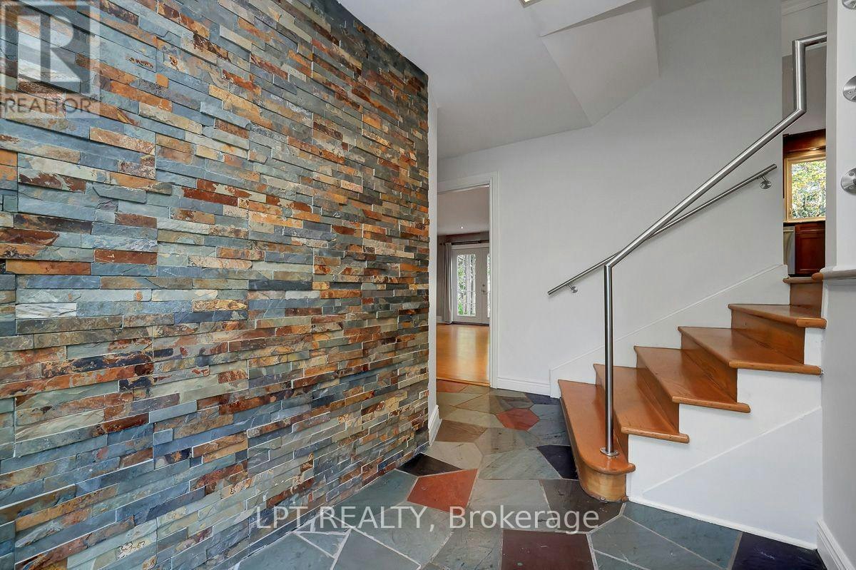 123 Dorothea Drive, Ottawa, ON, K1V 7C6 - 3