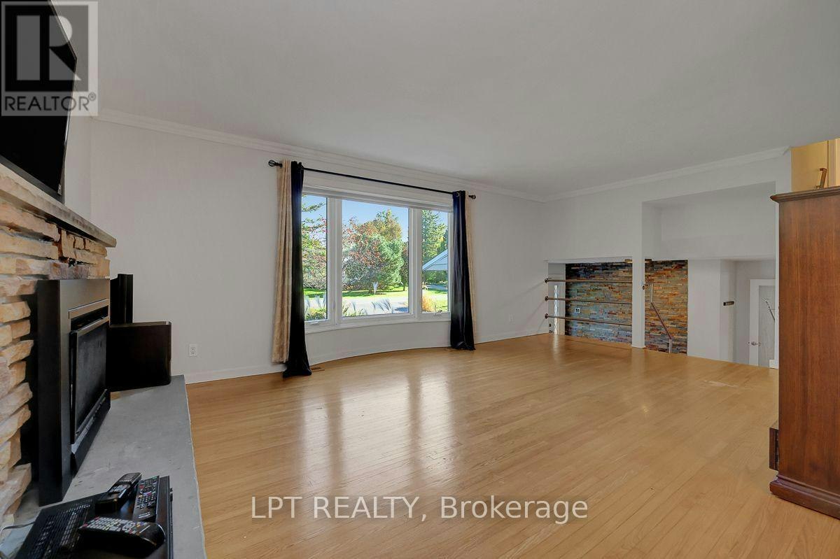 123 Dorothea Drive, Ottawa, ON, K1V 7C6 - 8