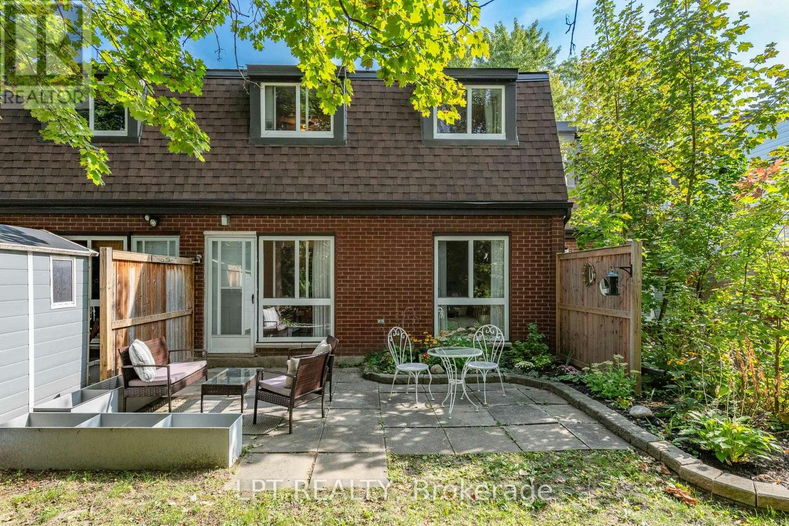 7J-2080 Ogilvie Road, Ottawa, ON, K1J 7N8
