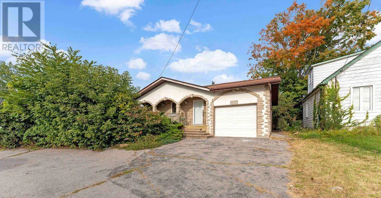 2033 Simcoe Street N, Oshawa, ON, L1H 7K4