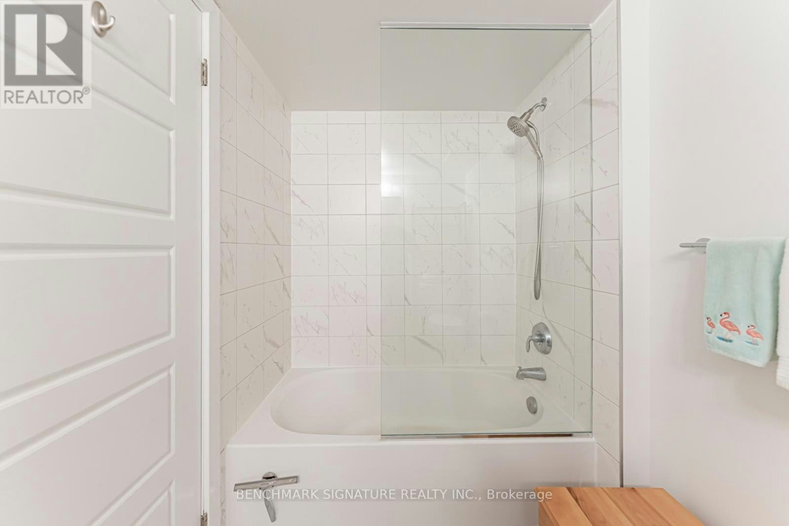 2111-1435 Celebration Drive, Pickering, ON, L1W 0C4 - 6