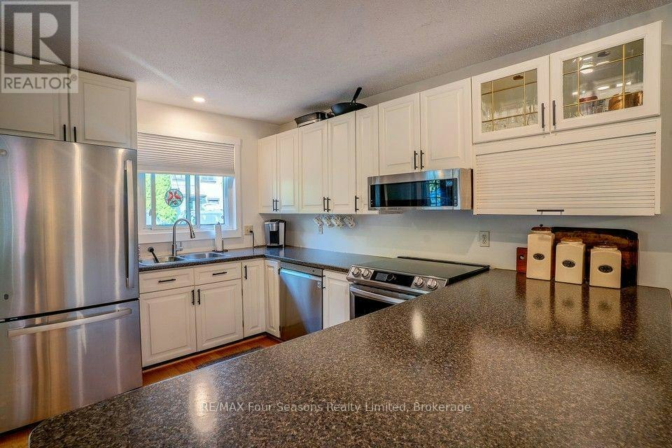 158 Escarpment Crescent, Collingwood, ON, L9Y 5B4 - 4