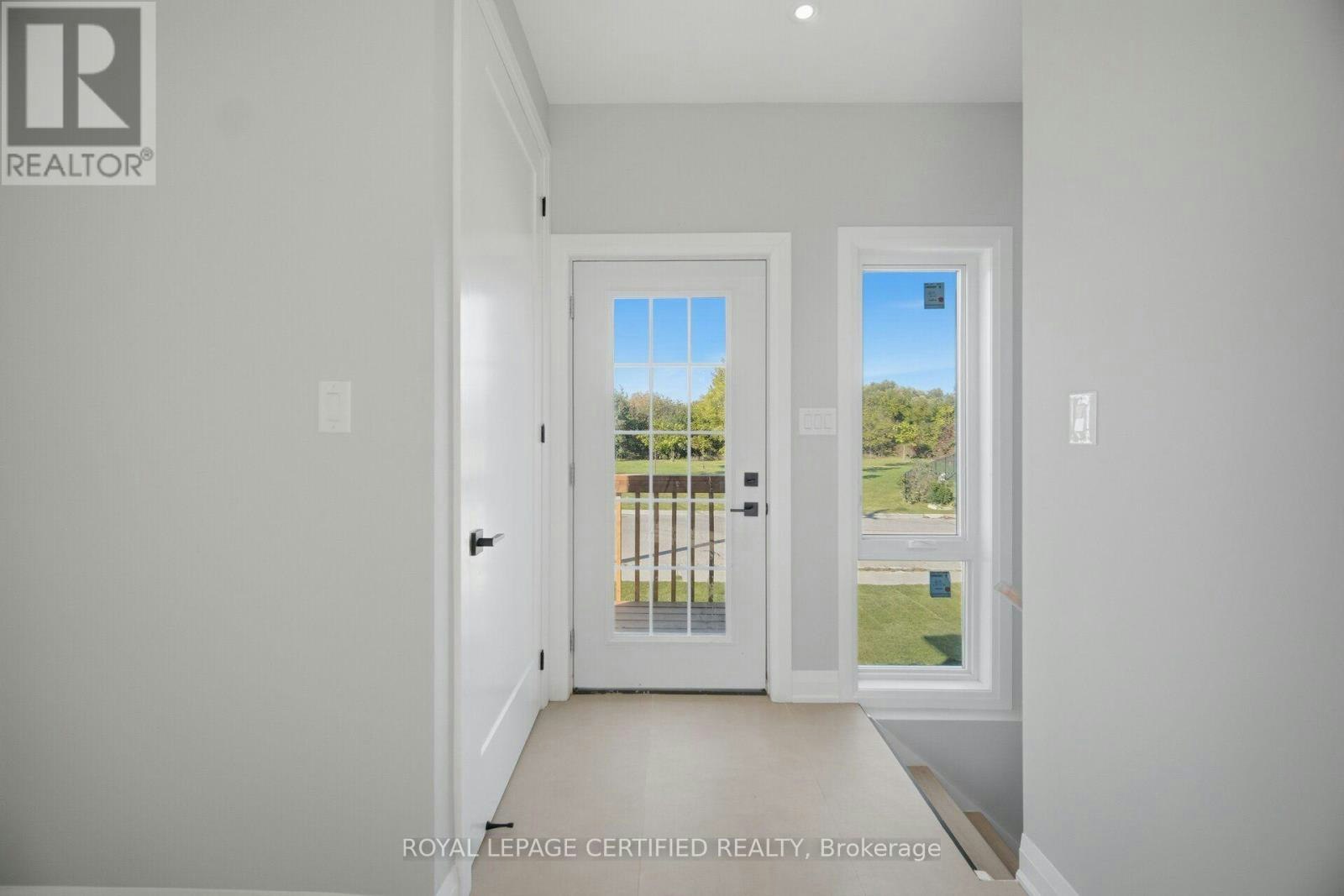 18 Old Princess Street, Mississauga, ON, L4T 1L1 - 7