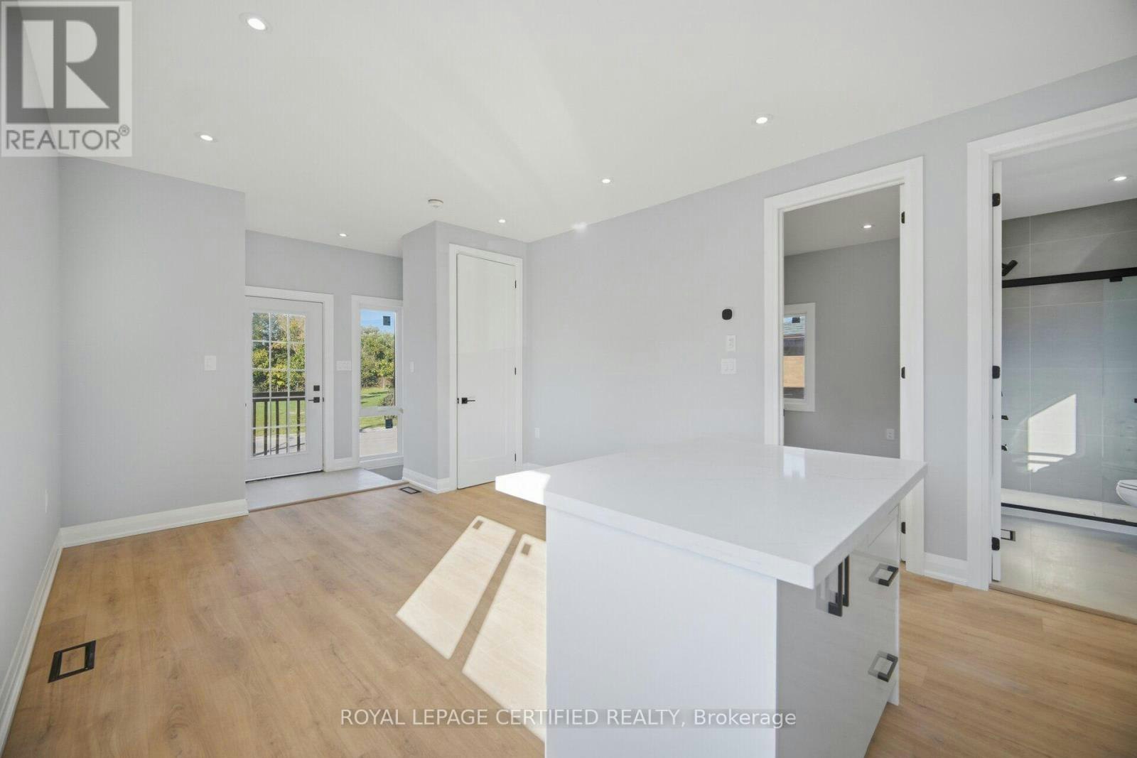 18 Old Princess Street, Mississauga, ON, L4T 1L1 - 9