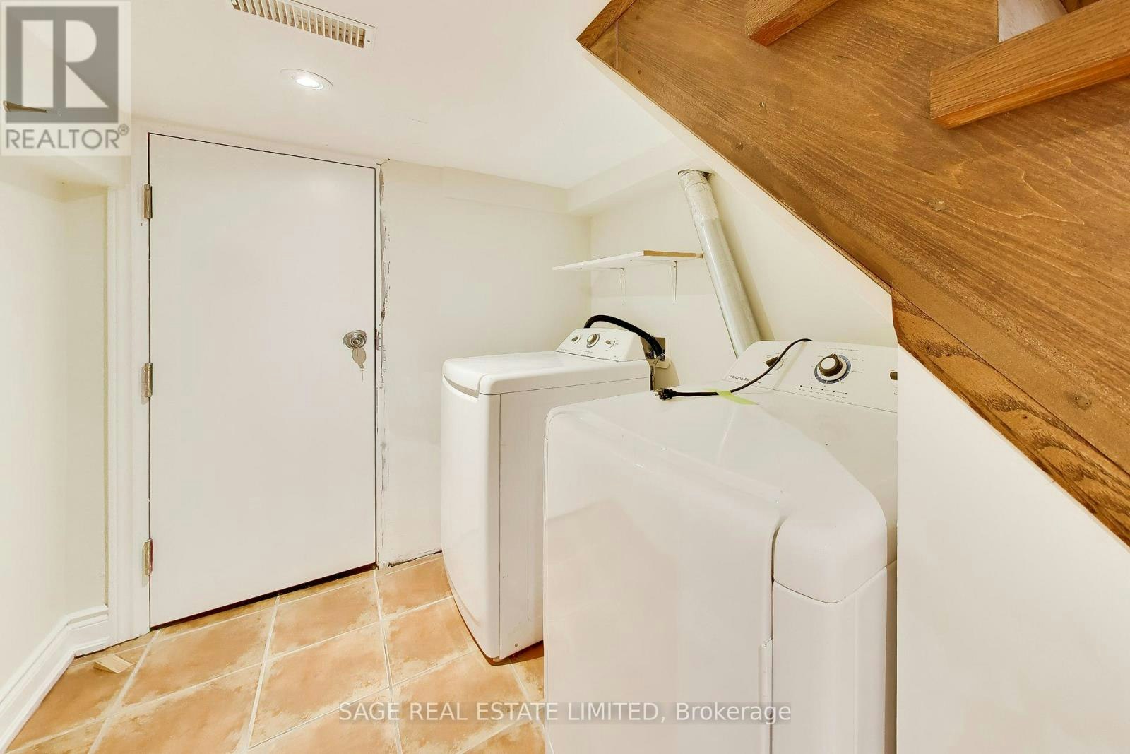 MAIN-32 Castleton Avenue, Toronto, ON, M6N 3Z5 - 24