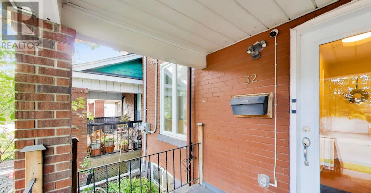 MAIN-32 Castleton Avenue, Toronto, ON, M6N 3Z5 - 4