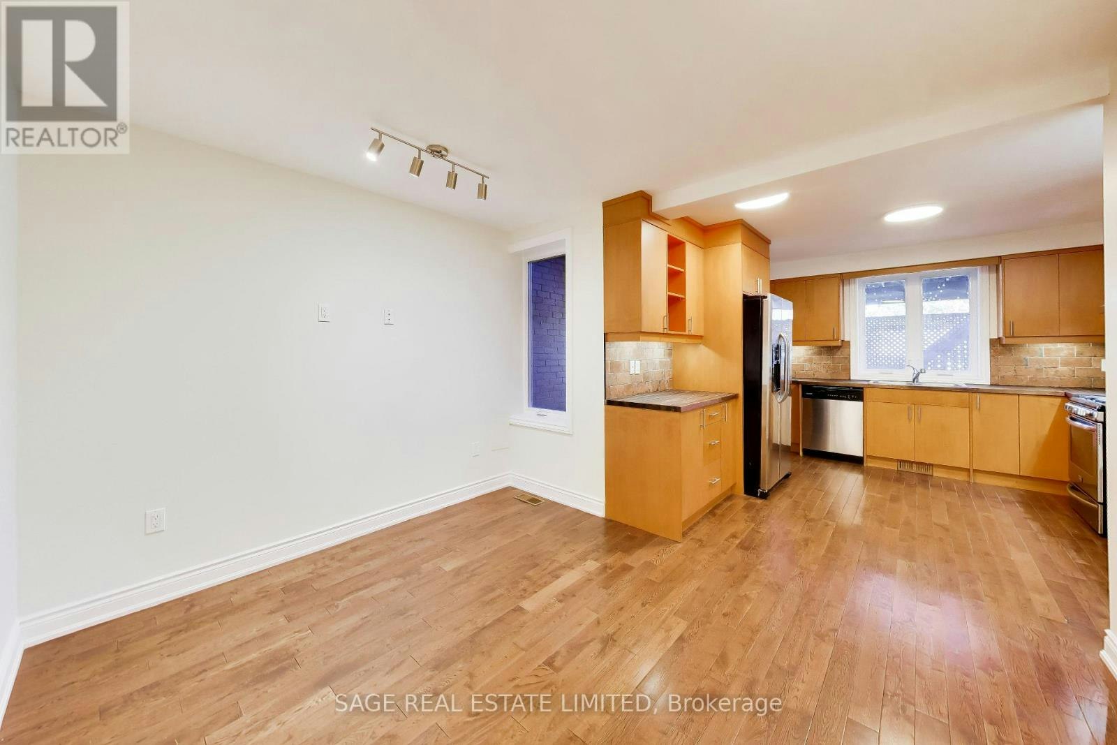 MAIN-32 Castleton Avenue, Toronto, ON, M6N 3Z5 - 6