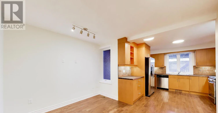 MAIN-32 Castleton Avenue, Toronto, ON, M6N 3Z5 - 6