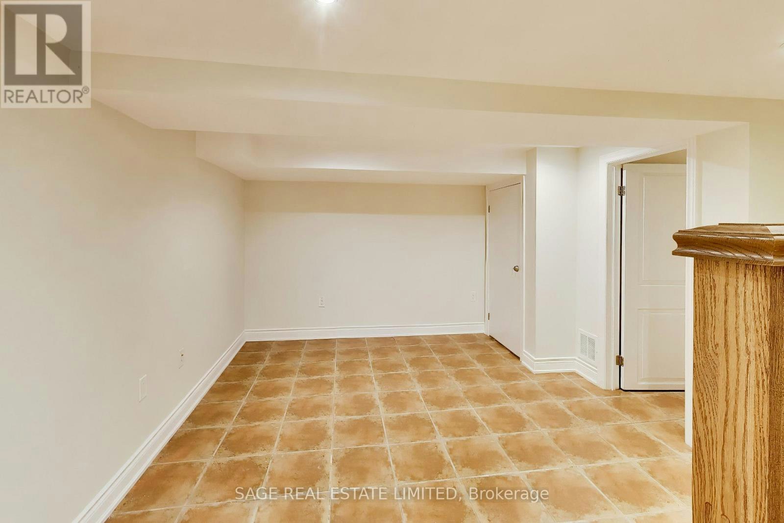 MAIN-32 Castleton Avenue, Toronto, ON, M6N 3Z5 - 15
