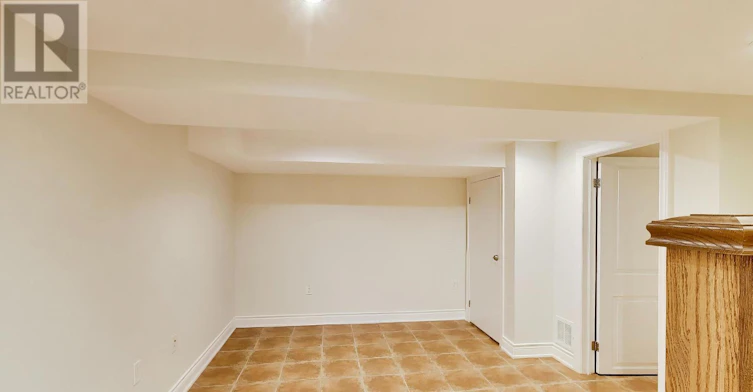 MAIN-32 Castleton Avenue, Toronto, ON, M6N 3Z5 - 15