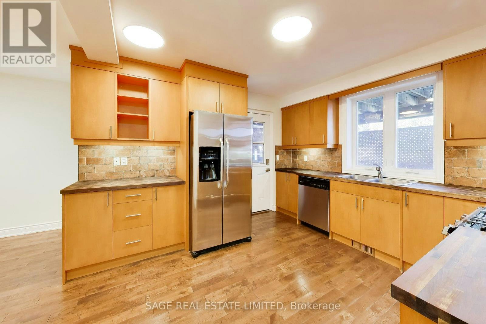 MAIN-32 Castleton Avenue, Toronto, ON, M6N 3Z5 - 10