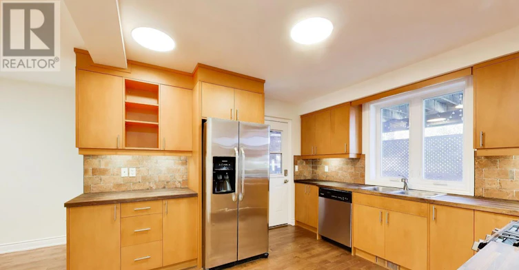 MAIN-32 Castleton Avenue, Toronto, ON, M6N 3Z5 - 10